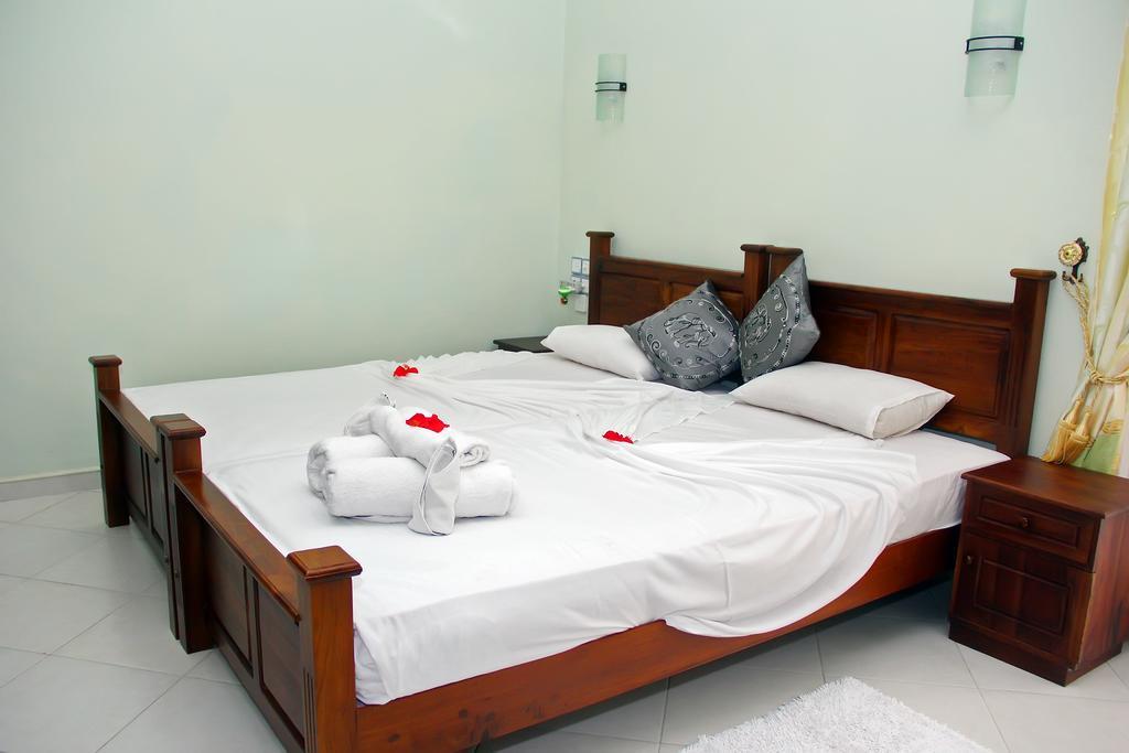 Methira Villa Aluthgama Habitación foto