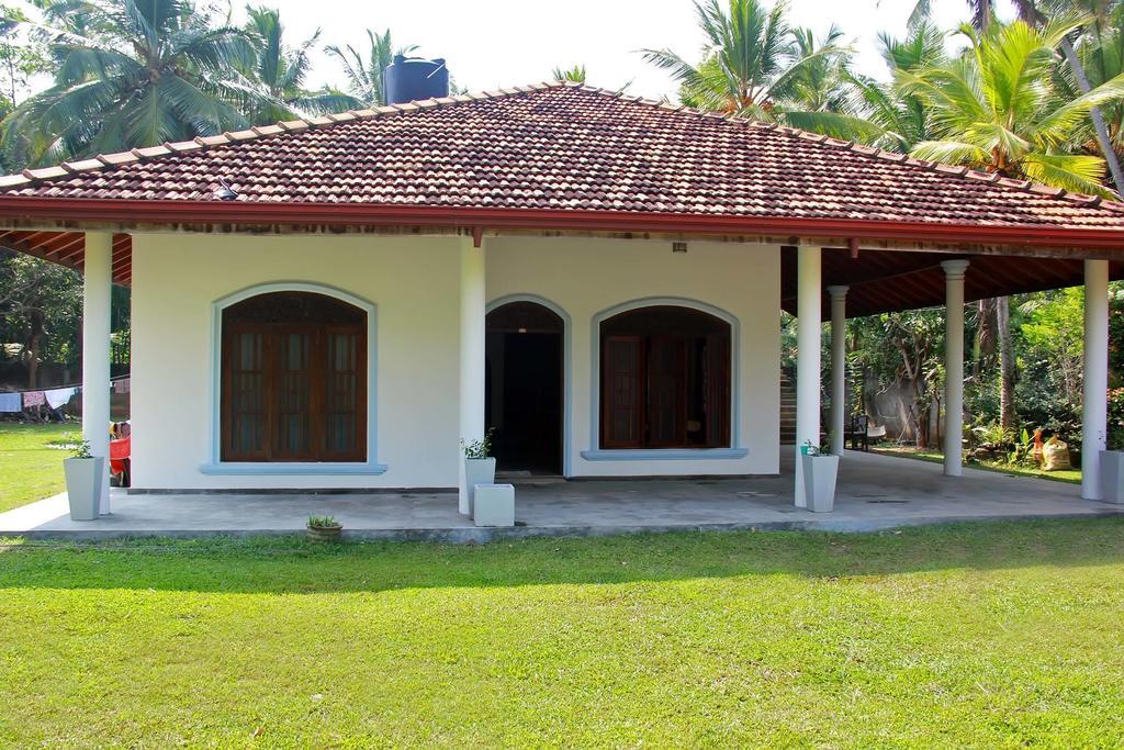 Methira Villa Aluthgama Habitación foto
